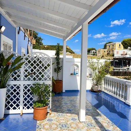 Casa Simonetta Il Glicine Понца